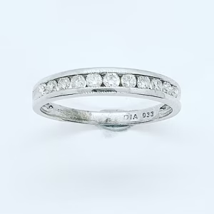 Diamond half eternity