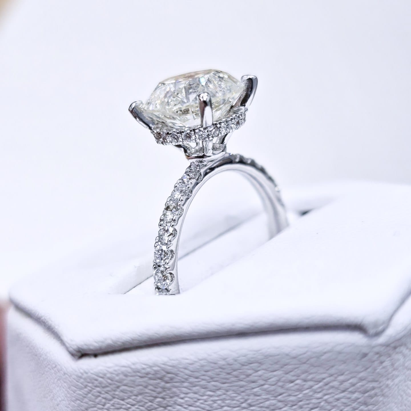 Bridgegate Jewellers Certified 3.62ct Diamond Solitaire Ring 4b05a2ee 053b 4823 95e8 8d00fed05d45